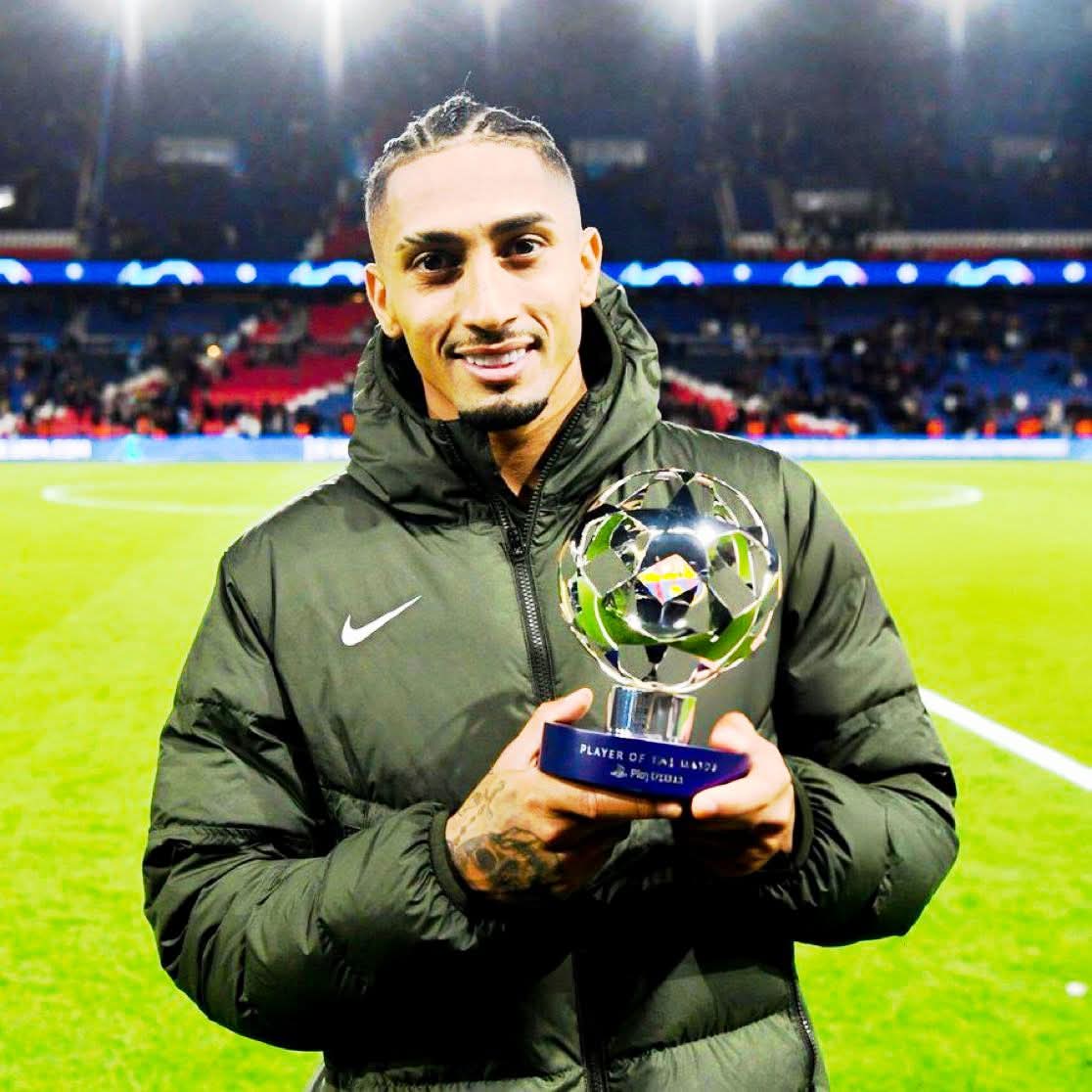 للتذكير حفل الكرة الذهبية بعد 8 ايام : رافينها 

64 مباراة
38 هدف
23 تمريرة حاسمة
61 هدف في 64 مباراة
الدوري الاسباني
كأس السوبر الإسباني
كاس الملك الاسباني 

هداف دوري الأبطال
اكثر من صنع في دوري الأبطال.