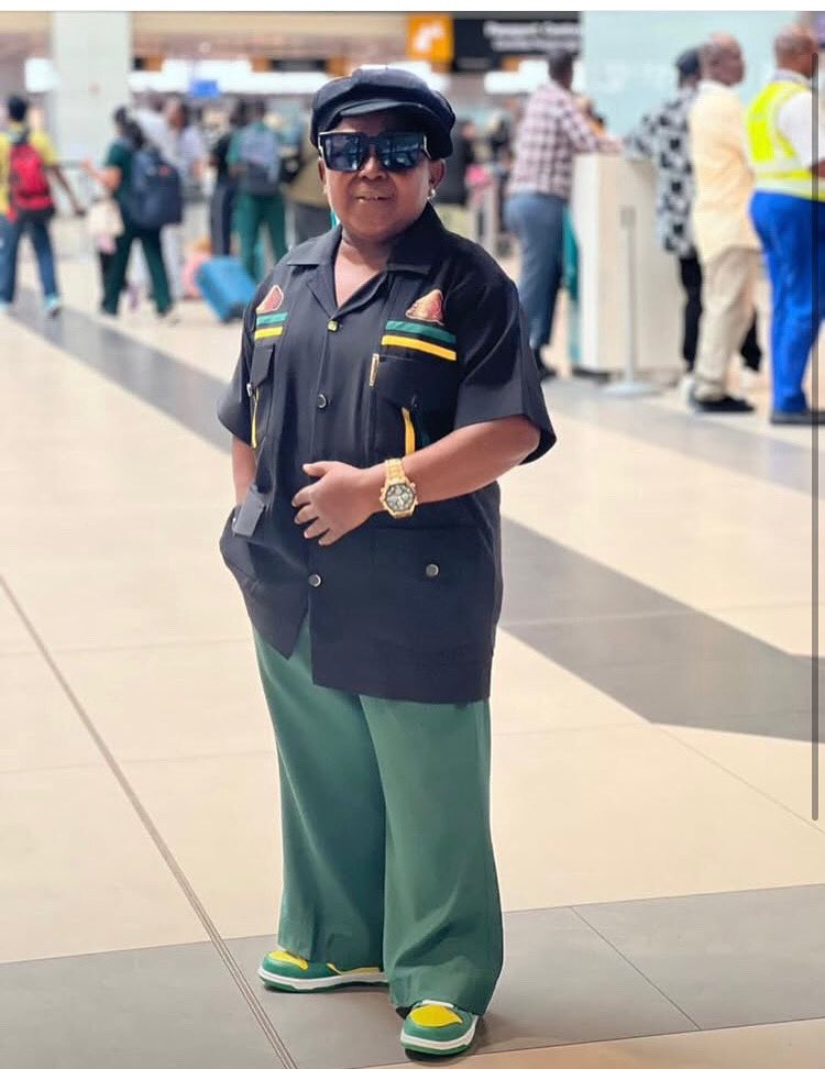 real_wayoosi's tweet image. I am grateful for my life once again. Thank you for another year filled with love! 🎂🎉🎁