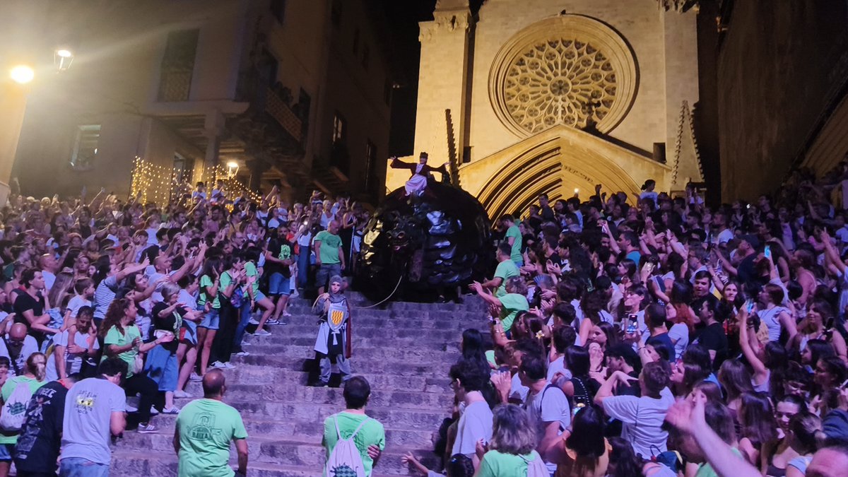 Cucafera Tarragona tweet media