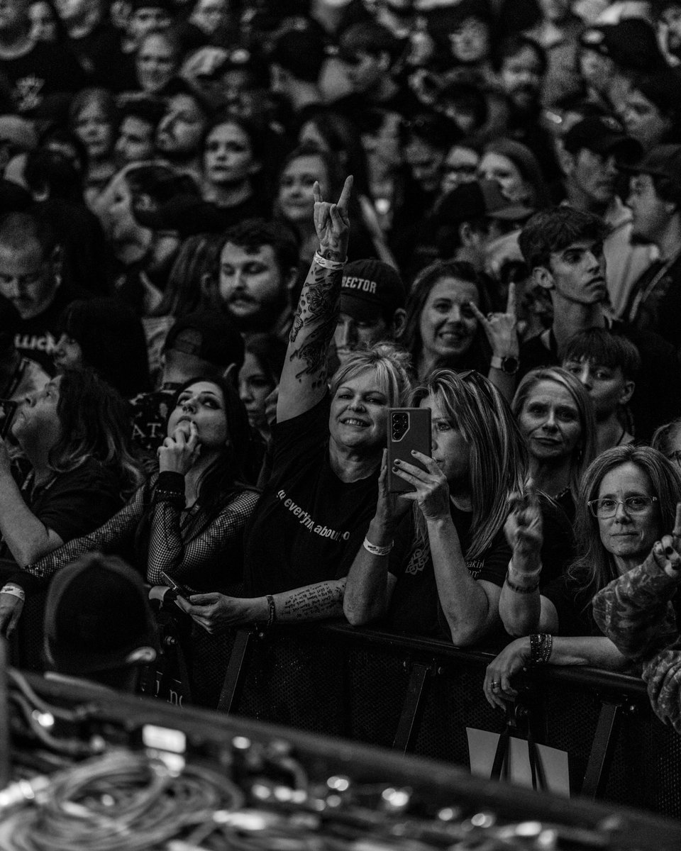 threedaysgrace's tweet image. Thank you for an incredible night, Scranton! 🤘🙏 

GILFORD, you’re up next! See you tonight 🔥

📷 @sanjayparikhphoto 

#ThreeDaysGrace #BreakingBenjamin #ReturnToDust #Scranton #Pennsylvania #USA