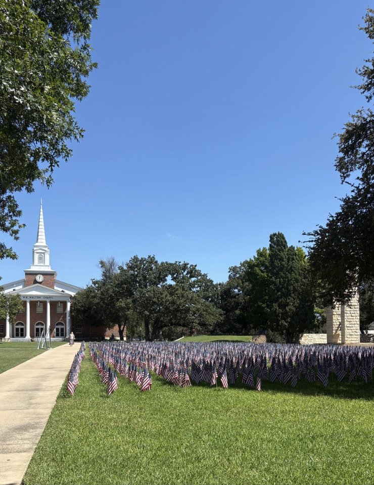 RedWaveReport2's tweet photo. We need to be praying for our country now more than ever. America is worth protecting, worth keeping safe, and we must remember that violence is never the answer. 
What role do you think each of us can play in keeping America strong and united?

#SMTInnovatorsF25
#LoveOneAnother https://t.co/CoB5jE9ebE