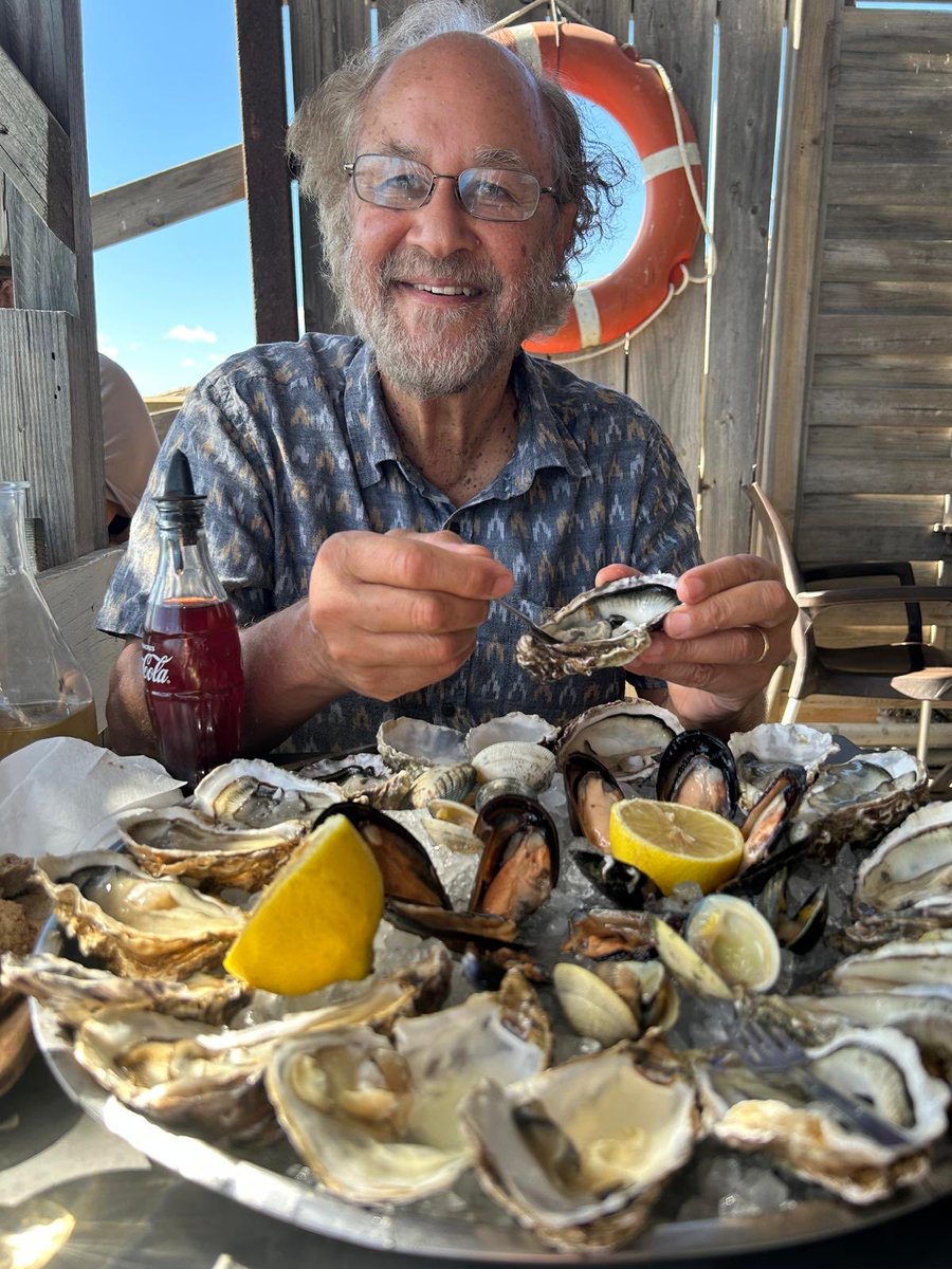 Oyster feast in south of France ! Now back to Blighty …🙄