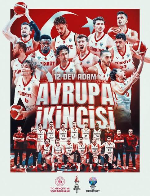 GURUR DUYUYORUZ🇹🇷TEŞEKKÜRLER🙏12 DEV ADAM tarihimizde 3. kez Final'de oynadı.Gümüş madalya🥈kazandık.❤️🤍#Eurobasket 2025 kupasında finale kadar hiç yenilmeden gelen ve son ana kadar bütün gücü ile mücadele eden büyük takımımız ile gurur duyuyoruz.🇹🇷#12DevAdamFinalde