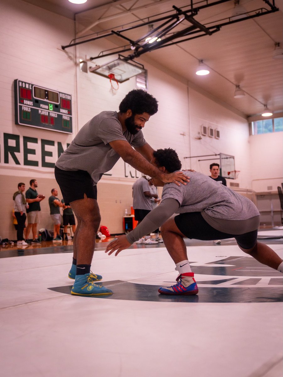 MSU_Wrestling's tweet image. Some familiar faces made a return this weekend! Huge thanks to all our amazing alumni who came back to visit!

#GoGreen
