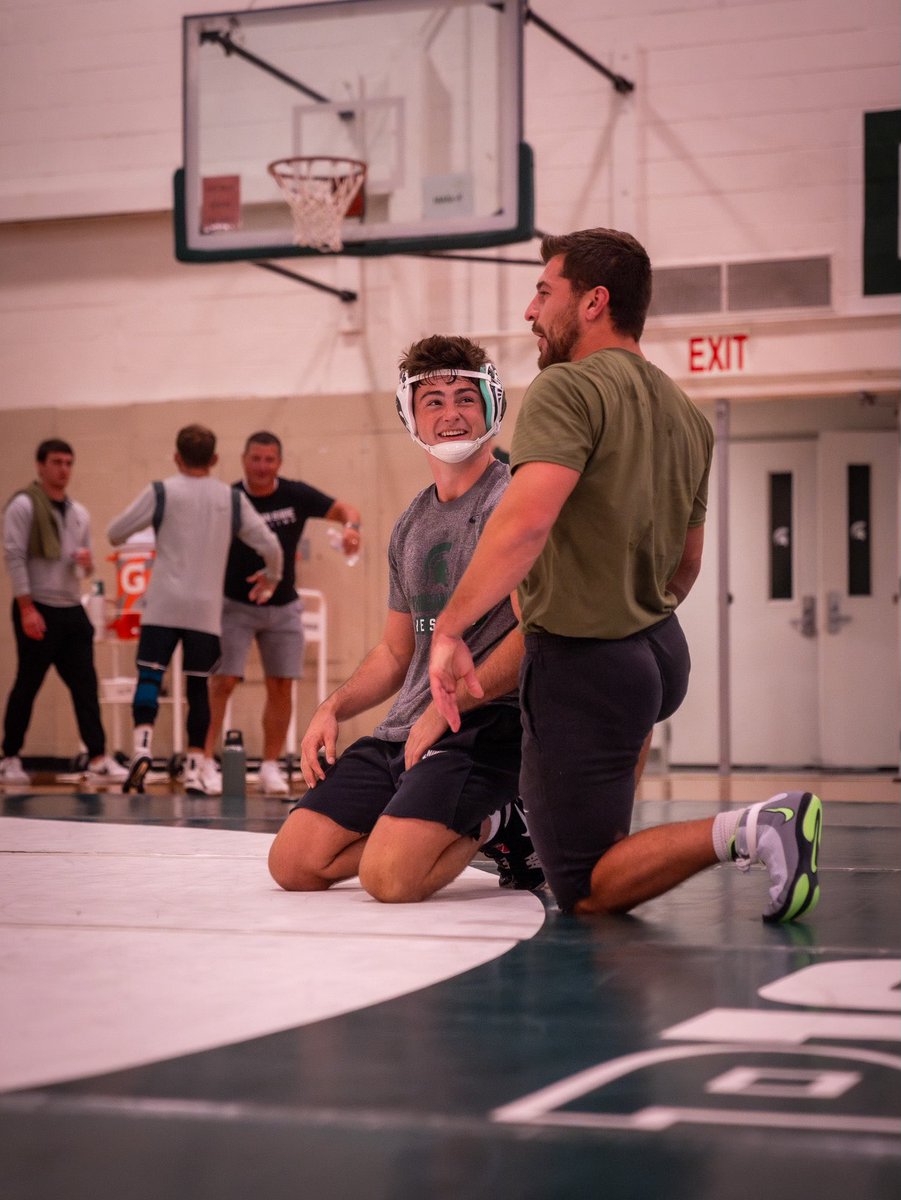 MSU_Wrestling's tweet image. Some familiar faces made a return this weekend! Huge thanks to all our amazing alumni who came back to visit!

#GoGreen