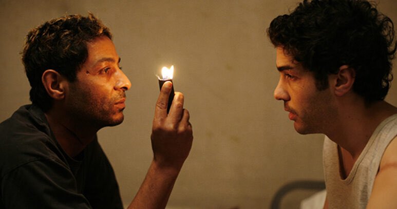 Revu UN PROPHÈTE, une œuvre habitée, si accomplie à en devenir dérangeante, un film d’une telle grandeur, justesse et d’une telle originalité que ça te prend à la gorge.