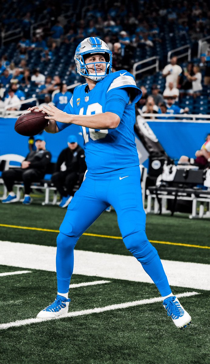 LionsPR's tweet image. .@Lions QB @JaredGoff16 has produced two-career games with at least 300 passing yards, an 80.0% completion percentage and a passer rating of 155.0.

This ties for the most such games in @NFL history.

#OnePride