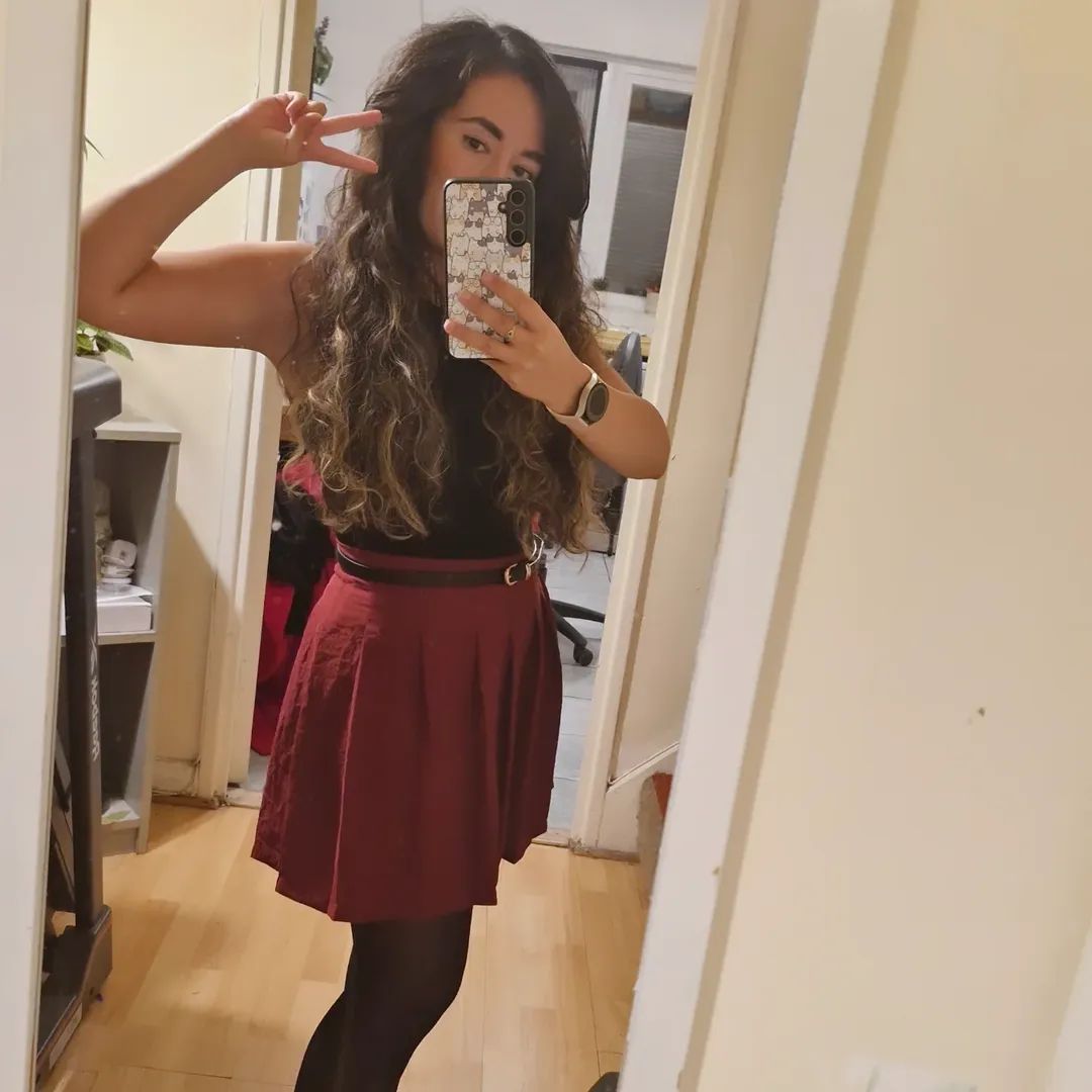 Saturday night feels good when you've been paid 🤑