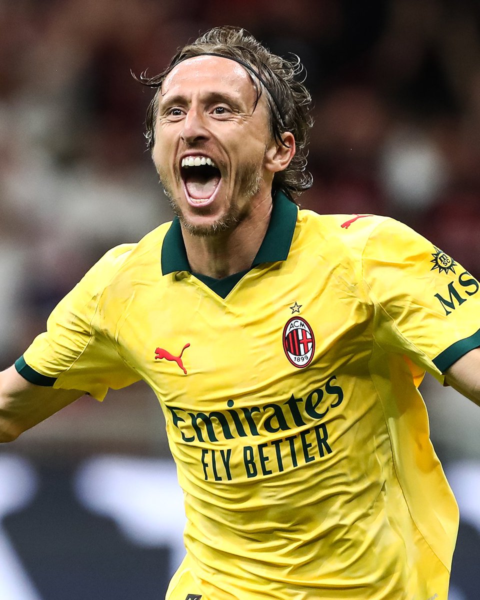 MadridXtra's tweet image. 🇭🇷 Luka Modrić for Milan tonight:

• 90 minutes 
• 1 goal 
• 2 chances created 
• 37/44 passes completed
• 3/5 long balls
• 7/9 duels won (!)
• 4/4 tackles won (most)
• 2 interceptions 
• 9 recoveries 

MOTM 🐐