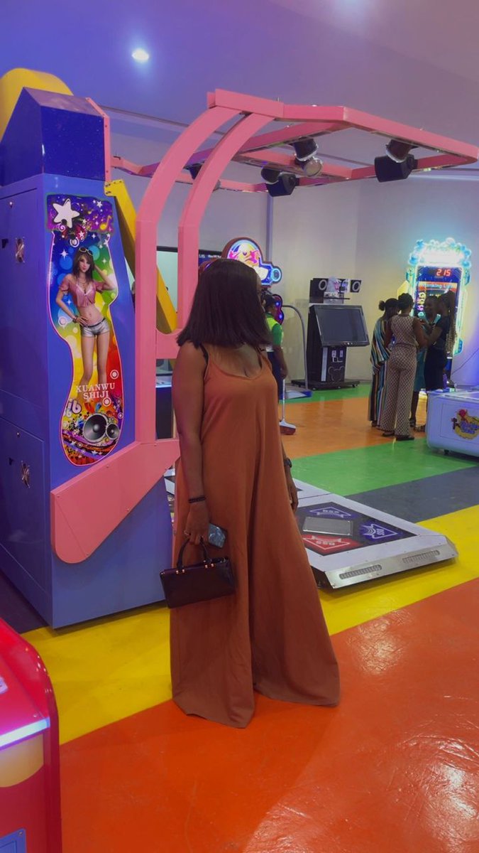 lovethikpo's tweet image. Jumpsuits made by yours truly..
Fabric from yours_truly.