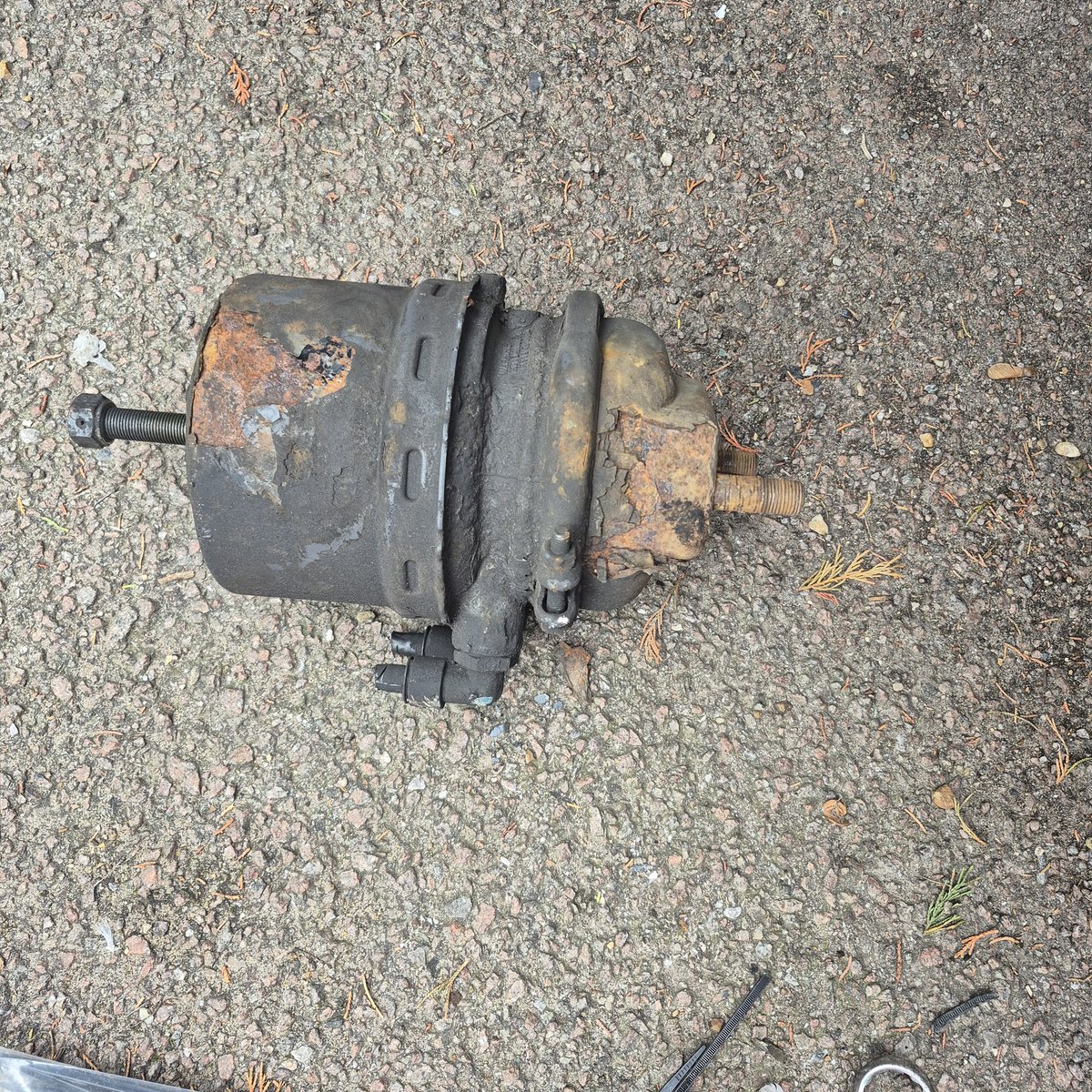 It's a bit rusted so been changed with the help off some <a href="/BulldogBDX/">BulldogBDX</a> spray 🤗