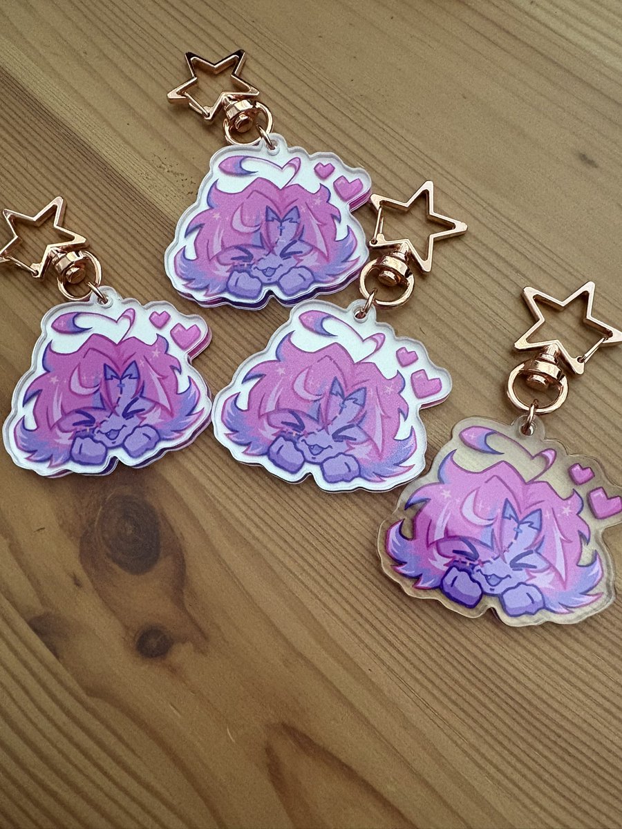 ordered keychains of my own art for th first time :3

#necronivart