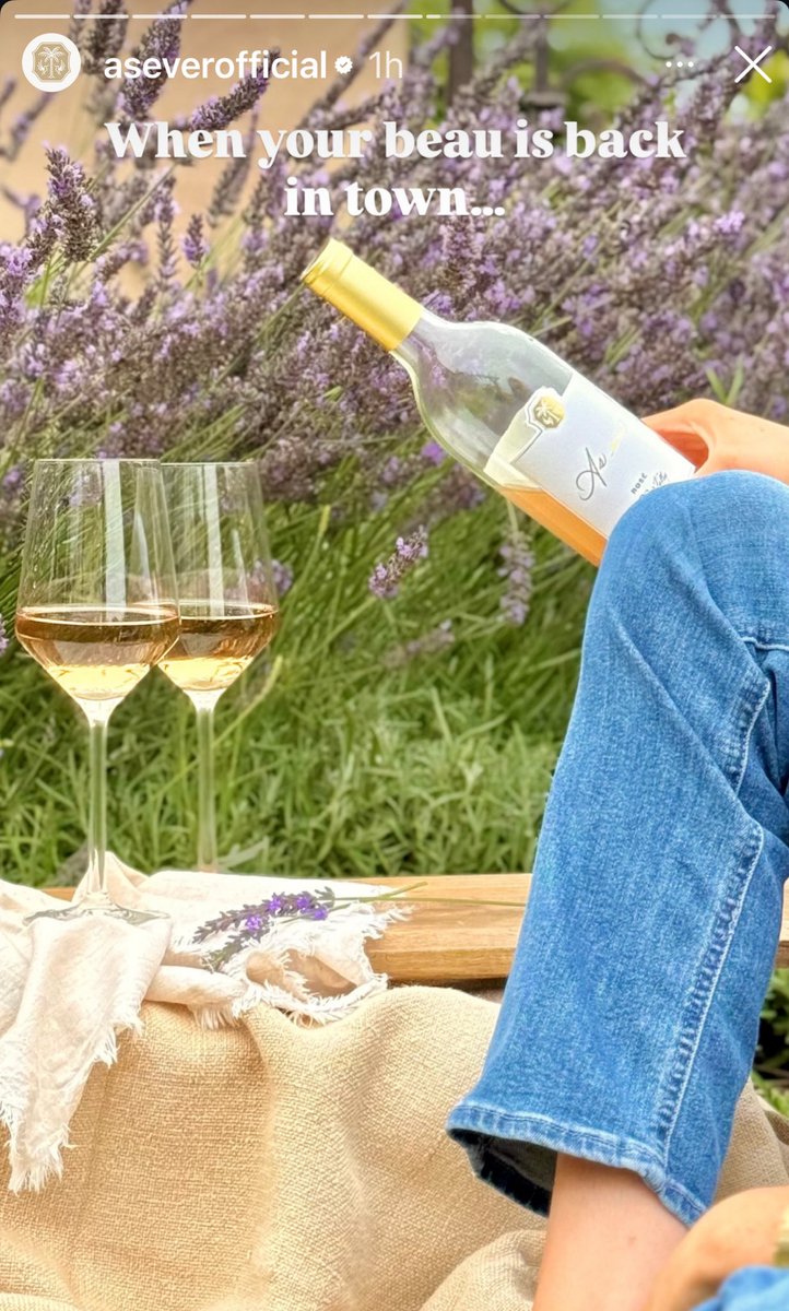 GladysDLourdes's tweet image. Sunday mode: 🦊The Beau is back in Town ☀️The rest is noise 🙂‍↔️🙂‍↕️🙂‍↔️
#AsEverRosé 🥂 
#TheHouseofSussex 🩵
#WeekendStatus 🙂‍↔️
#LoveWins 💖
#ChapterOfJoy 🙂‍↕️
#MeghanSussex 🙂‍↔️
#AsEver 🥂🪻
📸 @ As Ever Official IG