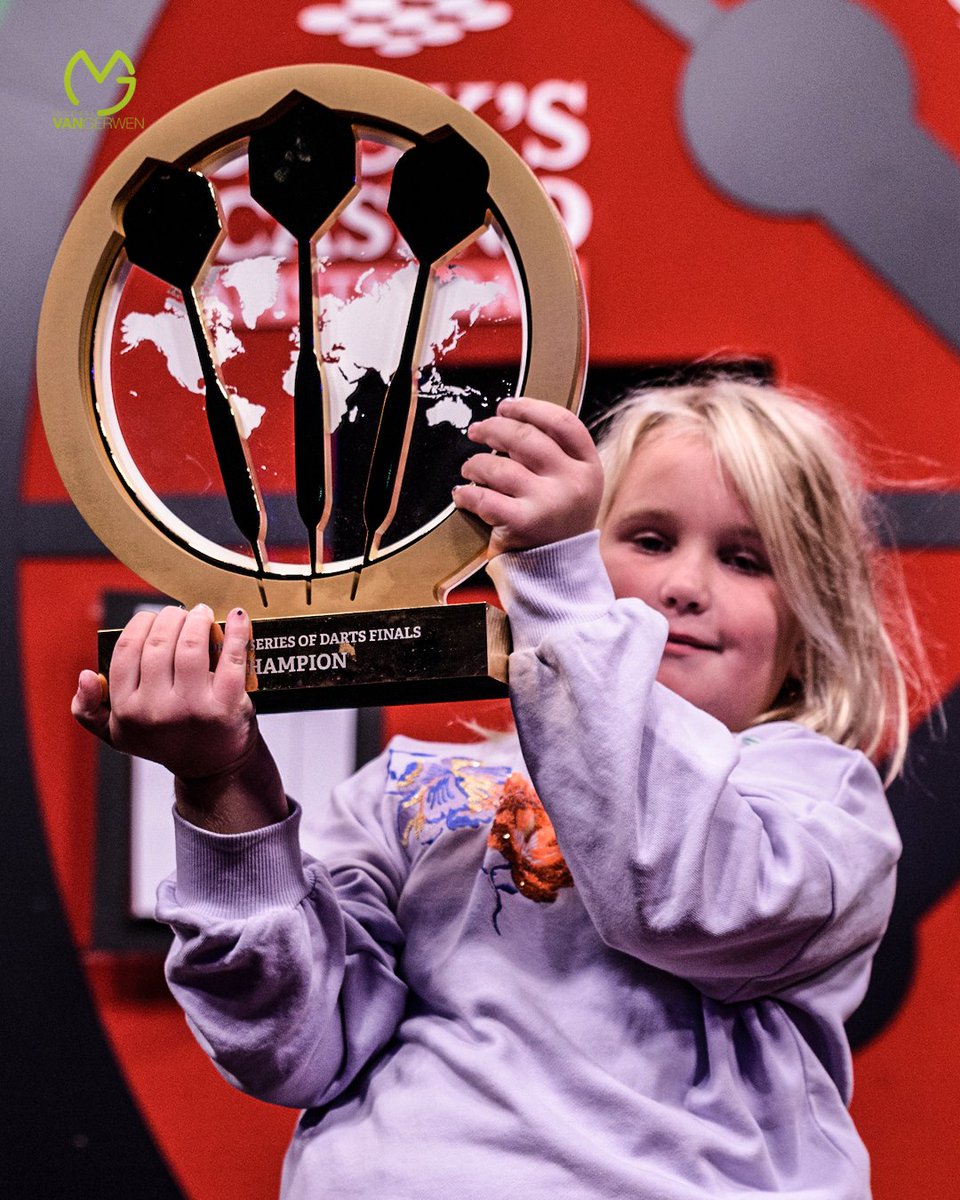 𝗚𝗢𝗧 𝗧𝗛𝗘 𝗝𝗢𝗕 𝗗𝗢𝗡𝗘! 🏆💚
Major title, home crowd, special feeling. Thanks Amsterdam - you were incredible. 💚