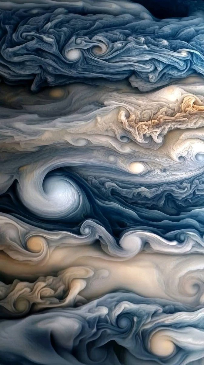 amazing_physics's tweet image. NASA just dropped the closest image ever taken of Jupiter...