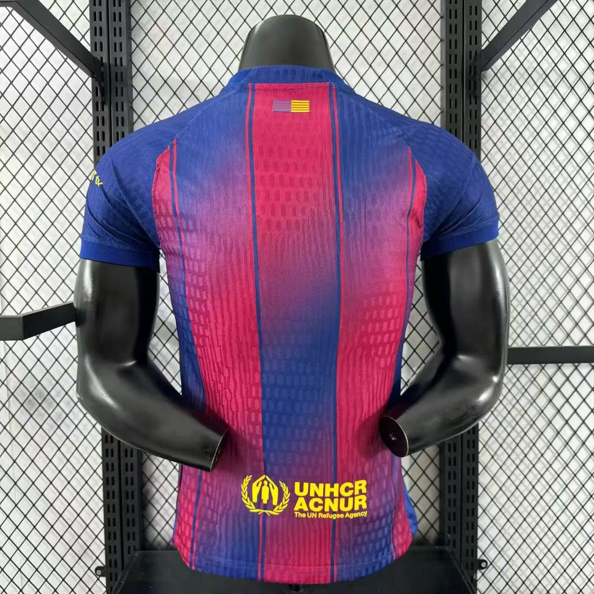 بمناسبه فوز برشلونة تستاهلون 

سحب على تشيرت برشلونة الاول  🥶

الشروط بسيطة : 

- ⁠متابعة -<a href="/footstoresa/">متجر فوت FOOT STORE</a>- -<a href="/58tlll/">نايف</a>-
- ⁠رتويت للتغريدة 

السحب بعد يومين من الرتويت