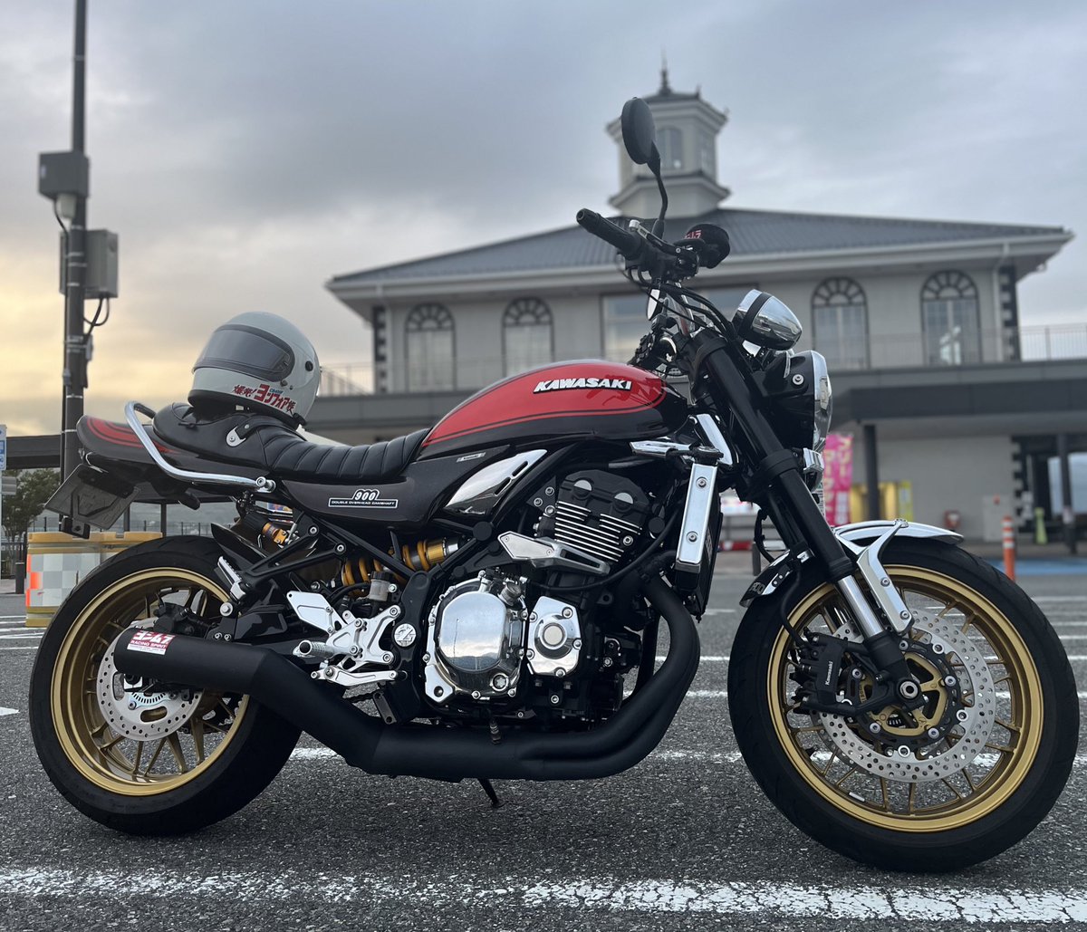 nashioji's tweet photo. 連休最終日、ライダーの朝は早いものだ。
（連休無し退勤帰車庫途中） https://t.co/jRXTvE5tgn