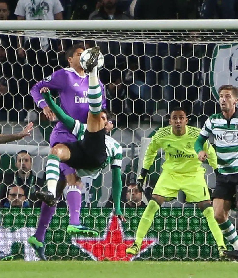 Chilena de Bryan Ruiz en UEFA Champions League contra el Real Madrid y el portero es Keylor Navas🔥

Foto totalmente infravalorada.