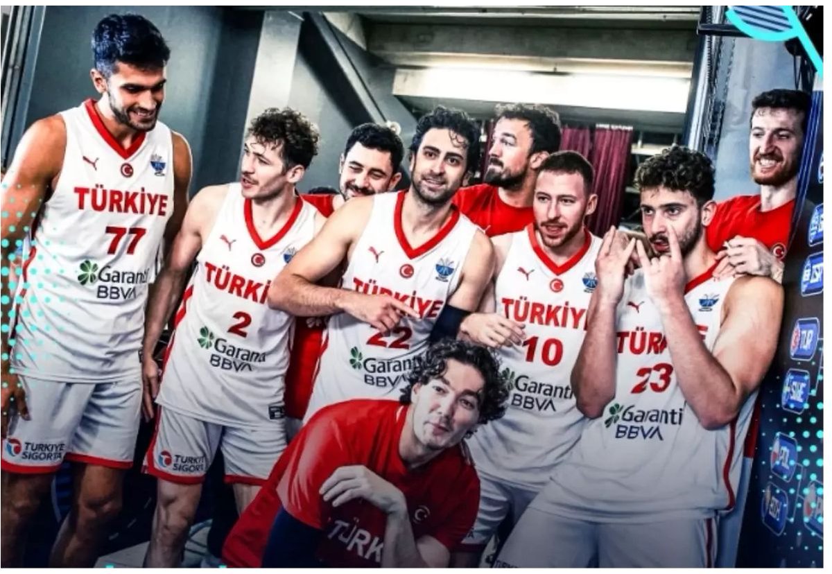 ilhamiOzcanAygn's tweet photo. 🇹🇷 A Milli Basketbol Takımımız, Avrupa Şampiyonası finalinde Almanya’ya 88-83 mağlup olarak Avrupa ikincisi oldu.
Bizlere yaşattığınız gurur, mücadele ve azim için sonsuz teşekkürler 12 Dev Adam! Sizlerle gurur duyuyoruz. 🏀
#12DevamAdam https://t.co/RYokIEmO2y