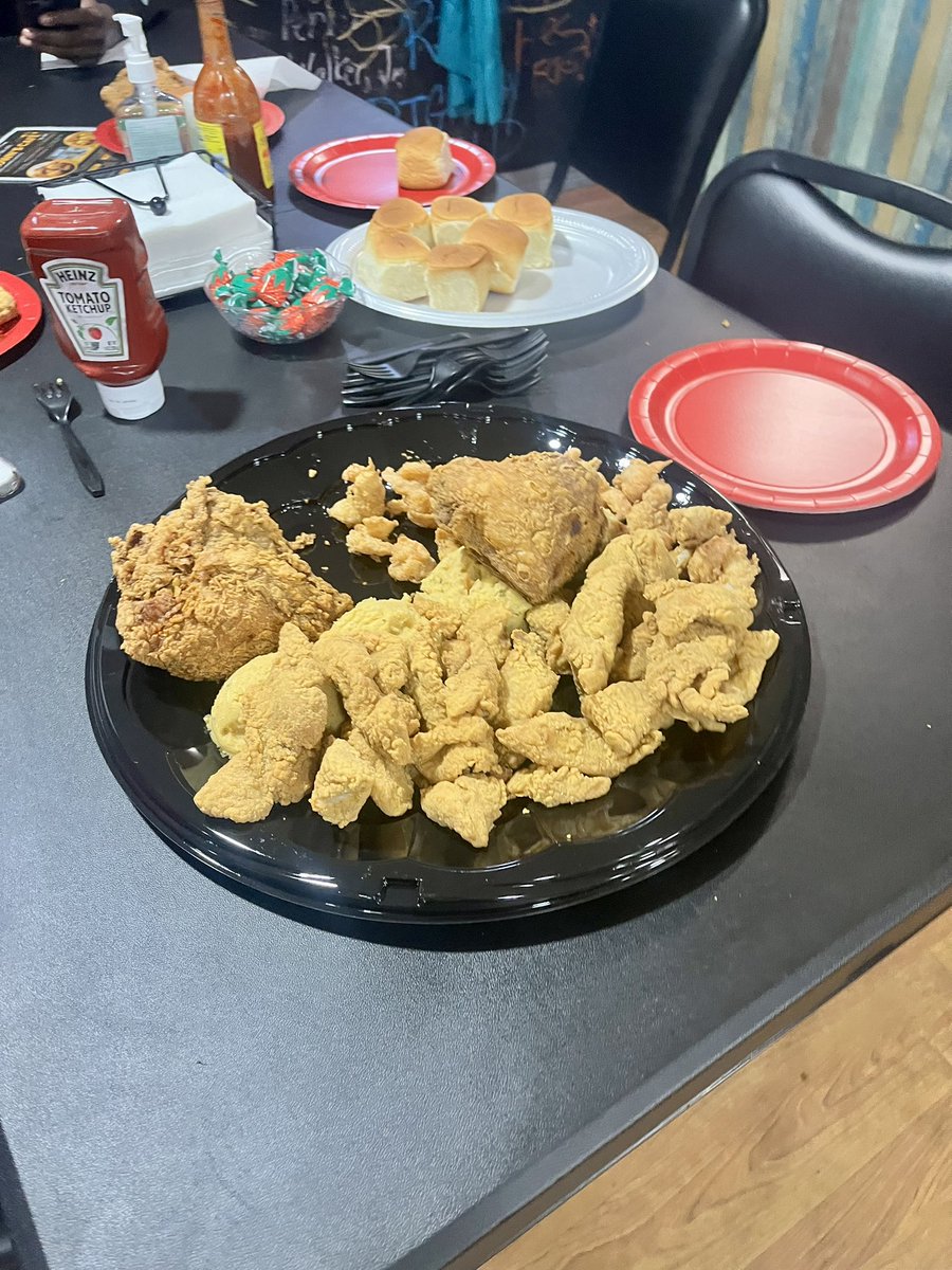 CoachSchooler's tweet photo. Thank you to Brown’s Cafe for hosting the Brusly Breakdown at Brown’s. @wbrpanthers @GridironBhs https://t.co/hfhL7kyPEO