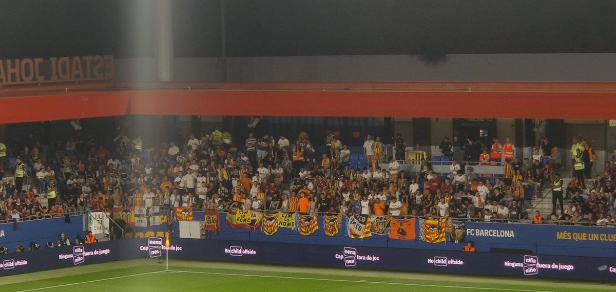 AntiMeriton_'s tweet photo. Mucho honor, mucho ánimo y mucha fuerza a todos los valencianistas.

El @valenciacf sois vosotros. https://t.co/ANdjDO3bzO