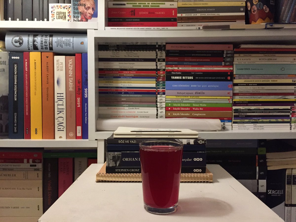 reyhan şerbeti ve kitaplığımız.