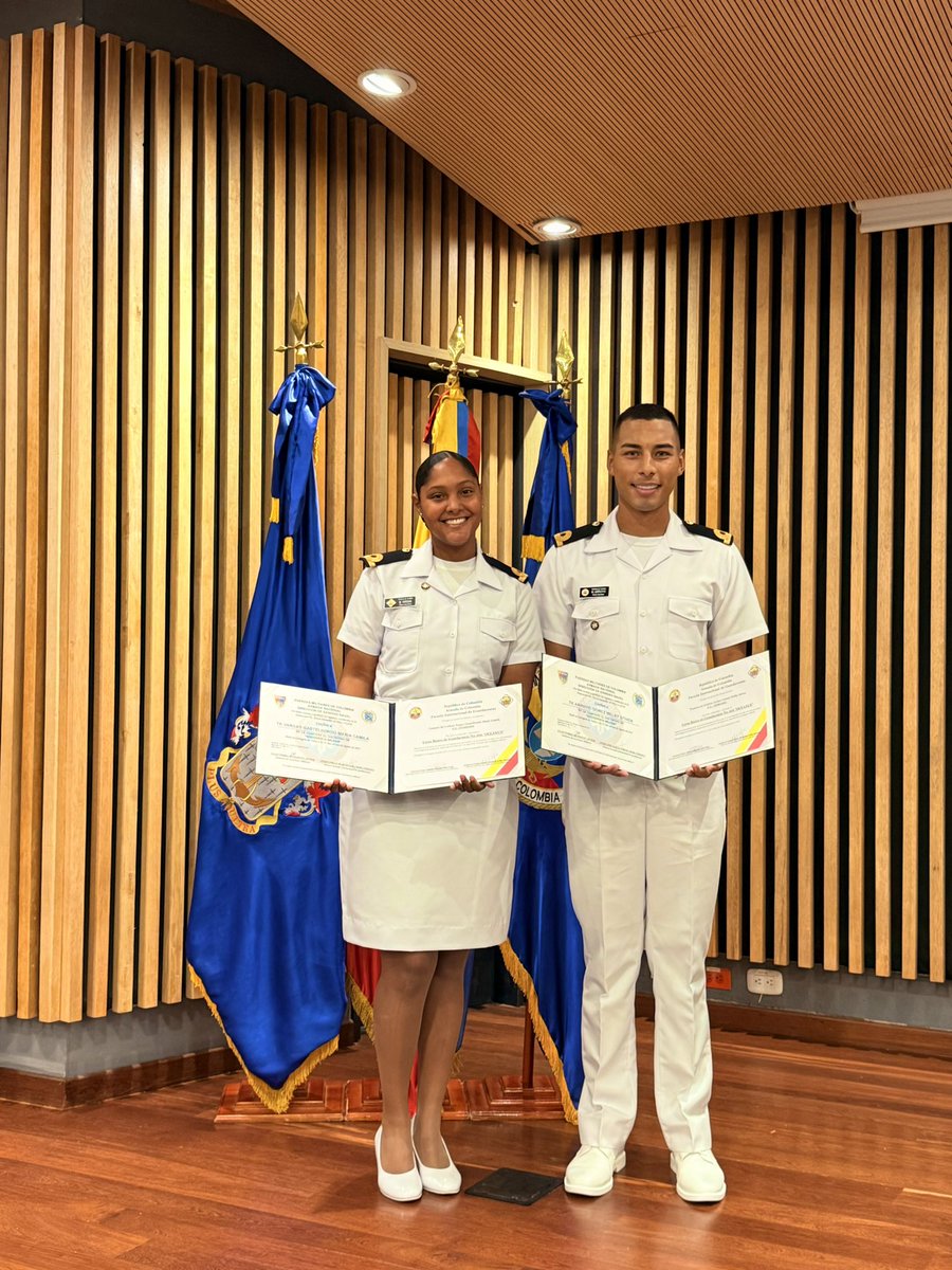 MelkyArroyo's tweet photo. 🌊⚓ Culmina una etapa más en este camino de servicio y disciplina. Con orgullo recibo la certificación del Curso 059 OCEANUS de Guardacostas y Socorrista Militar, un logro que representa esfuerzo, compromiso y dedicación.

#Guardacostas #Curso059Oceanus #armada #navy https://t.co/ksGRK6c939