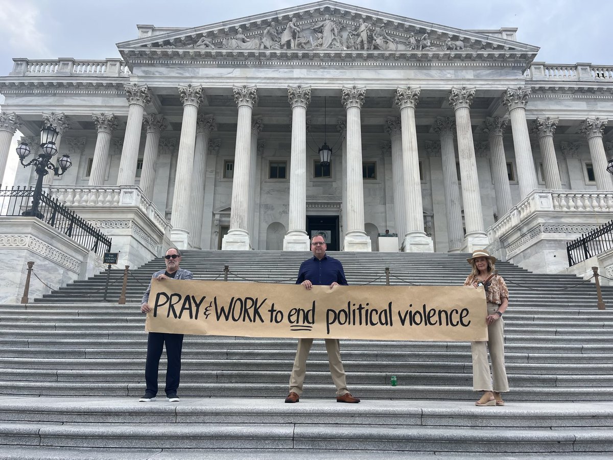 revmahoney's tweet photo. On the steps of the United States Capitol, praying for an end to political violence and asking God to heal our nation, as well as calling for our political leaders to work for peace! #PrayForPeace #WorkForJustice #StandAgainstViolence https://t.co/U1Ya25NZT7