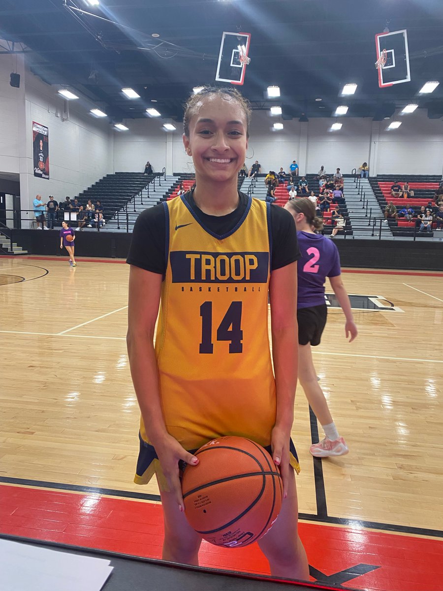 Player of the Game!! (2nd of the Jamboree‼️)
Eastwood vs Canutillo
Abigail Ortega
Eastwood, #14
2026, 5'5, G
11 Points
4.0 GPA