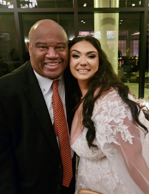 DominicTV's tweet photo. Look at that beautiful bride 👰✨
Congrats Gina & Matthew! 💍 A wonderful time had by all Saturday night at your stunning wedding at the lovely Grandview in Poughkeepsie. 🥂❤️ Thanks for holding it down for all my social media, Gina.
#GinaAndMatthew #MorenziWedding #Grandview #PoughkeepsieNY #HudsonValleyWedding #SeptemberWedding #WeddingCelebration #DominicCarter