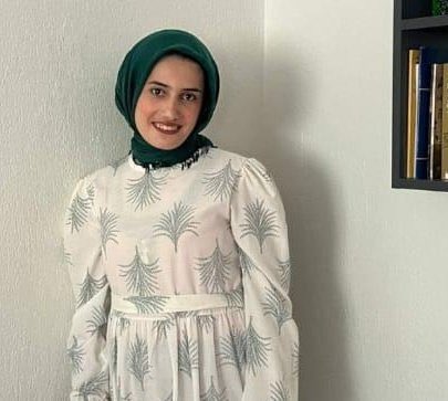 Neredeyse 2 gündür kayıp olan ve hala bulunamayan özel gereksinimli kız neden hala bulunamıyor. 

Neredeyse ülke gündemine düşecek olan bu durum için hiçbir yetkili açıklama yapmayacak mı? 

Şehrin her yeri didik didik kameralar ile gözlemlenirken bu kıza ait hiçbir delil yada