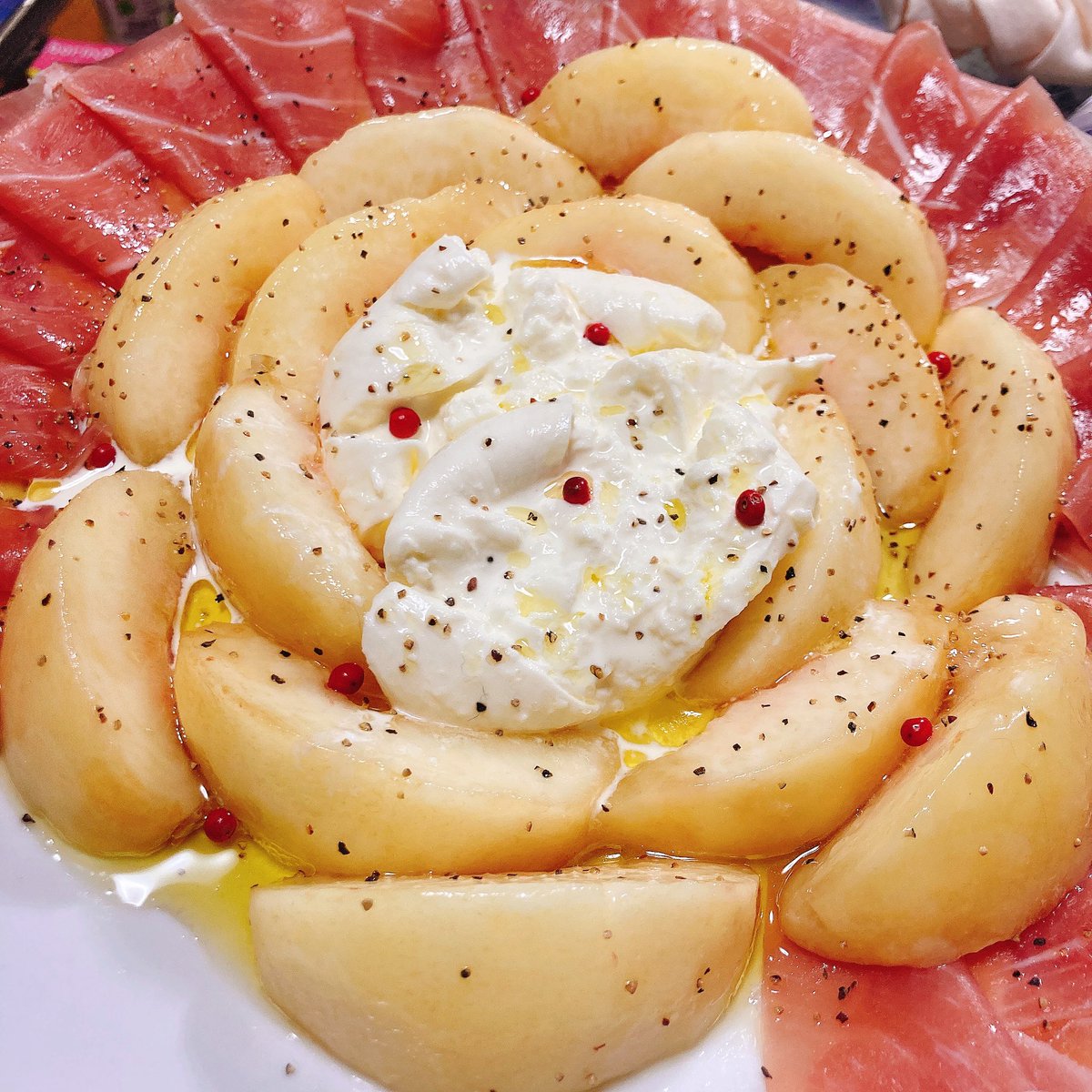ビビん冷麺食べたいし桃終わるから食べないとだし...
せや！どっちも食おう！

姉ちゅろとデブ活楽しかった。
痩せます..🫨