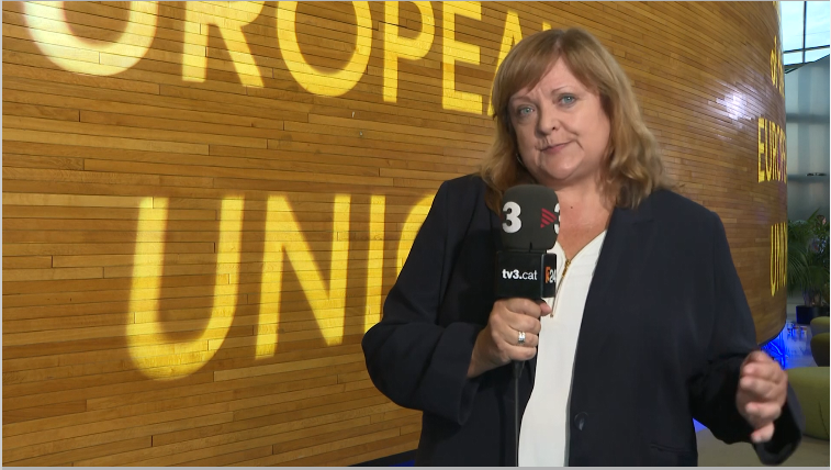 Després de més de 20 anys a la secció d'Economia de Tv3, 18 com a subcap, aquesta setmana m'he estrenat com a corresponsal a Brussel.les. Un repte enorme, sobretot perquè <a href="/JoanRaventos/">Joan Raventós</a> deixa el llistó molt alt, però que agafo amb molta il.lusió. 
Obro fil 👇