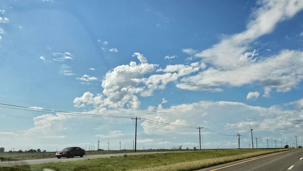 Back on the grind! This time, Team AD is approaching early stage supercells near Woodward, OK. Surprisingly windy in the area! #okwx #wxtwitter #wxX