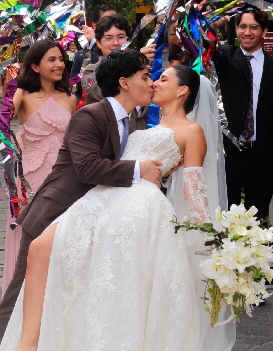 lo de que la corbata de rodri sea azul🚬🚬🚬