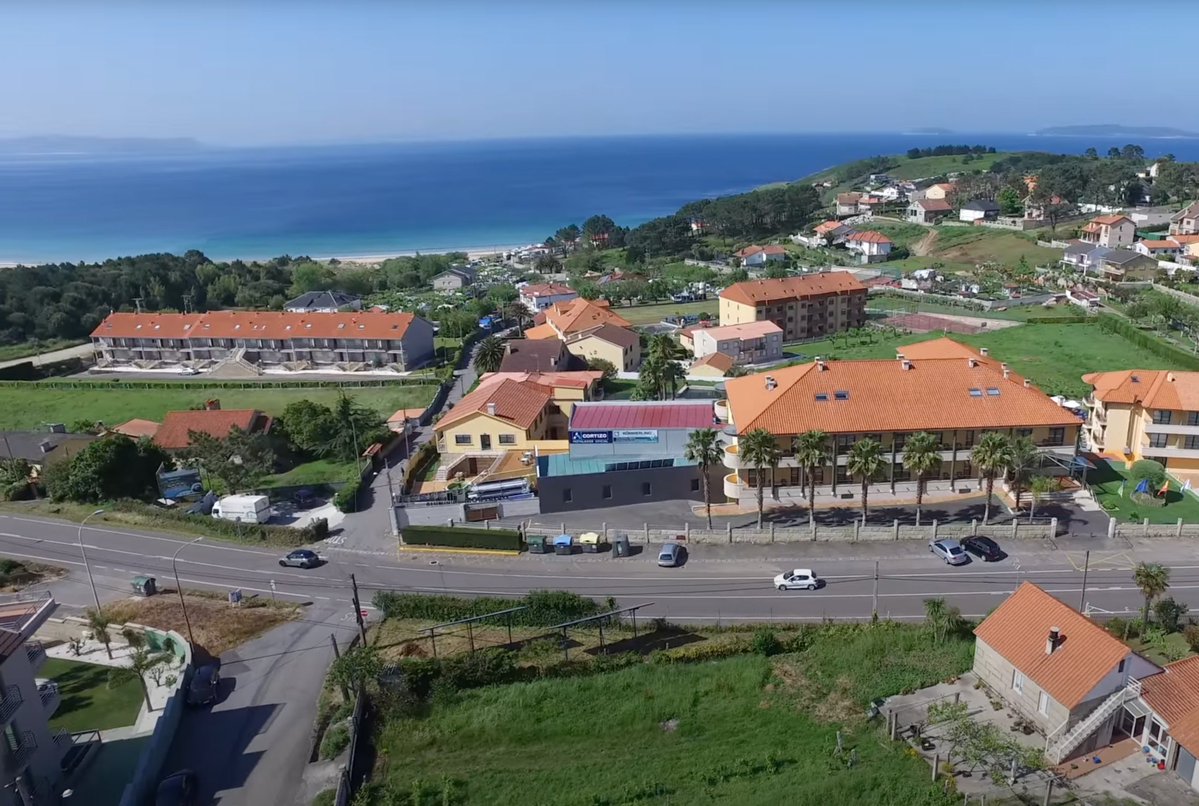 ¿Alguna vez te has preguntado cómo se ve tu negocio desde el aire?
Hoteles, #bodegas, arquitectura… llevamos tu marca a otra dimensión. ¿Listo para destacar entre la competencia?
Escríbenos y creemos juntos contenido que llame la atención.
☎️ 654 821 276
📩 info@dronix.es