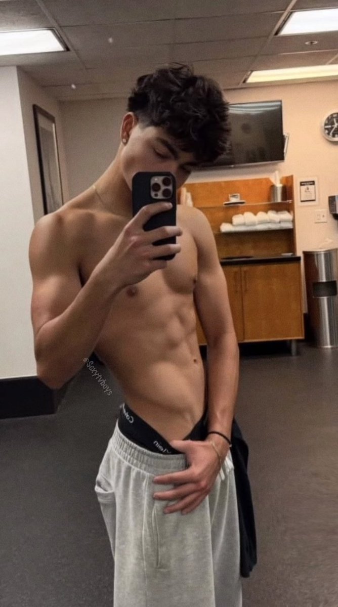 Sexytvboys's tweet photo. Malachi Barton https://t.co/MhhY9s5IH2