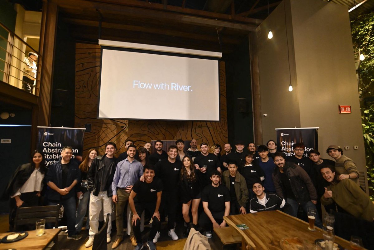 ZetaChain_Spnsh's tweet image. El fin de semana tuvimos la oportunidad de asistir al meetup de River en Córdoba y conectar con grandes proyectos del ecosistema para hablar de la universal blockchain 🟩
Pronto eventos de @zetablockchain en LATAM