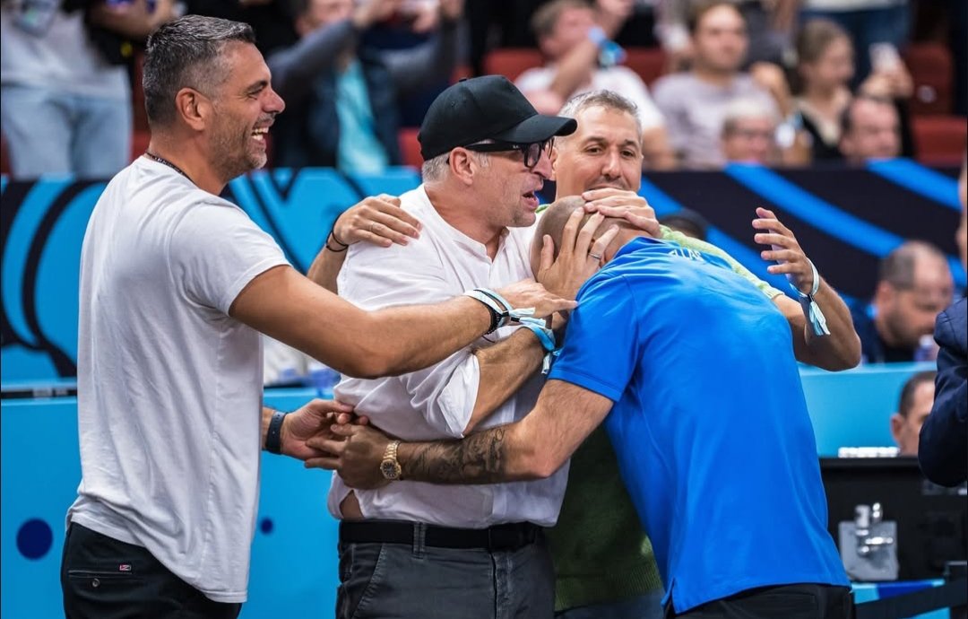 𝐸𝒻𝒻𝒾𝑒 tweet media