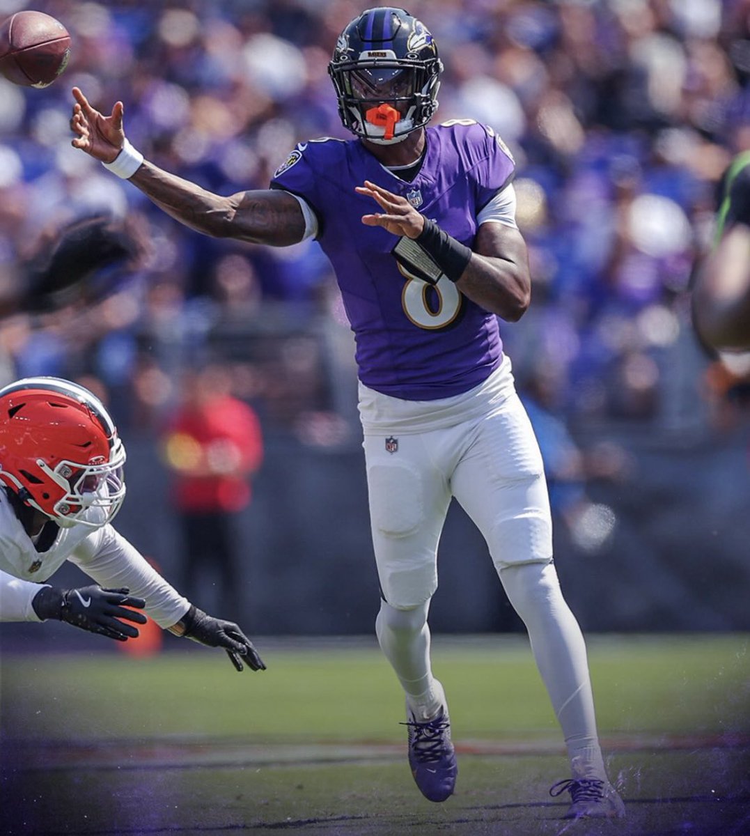 LJacksonBr's tweet photo. Lamar Jackson vs Browns:

225 jardas de passe
4 passes para touchdown
0 interceptações
 128,6 de rating de QB https://t.co/AwJXp6FVXB