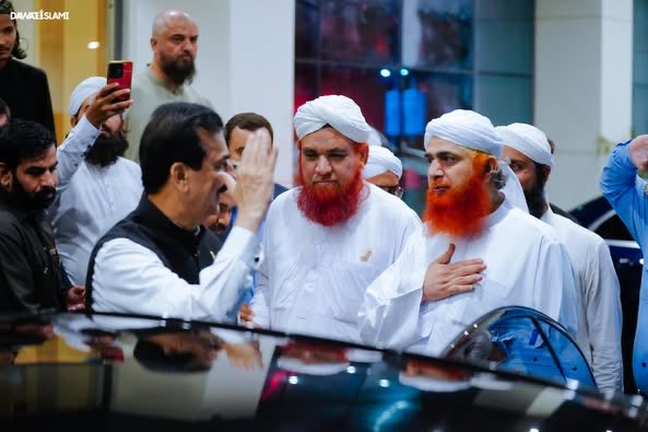 Tikooo (@userx34101) on Twitter photo جب بندہ رسول اللہ صلی اللہ علیہ وسلم کا در چھوڑ کر غیروں کا غلام ہوجائے تو پھر اس کو گاڑی تک چھوڑ کر بوٹ چاٹنے پڑتے ہیں جب بندہ رسول اللہ صلی اللہ علیہ وسلم کا در چھوڑ کر غیروں کا غلام ہوجائے تو پھر اس کو گاڑی تک چھوڑ کر بوٹ چاٹنے پڑتے ہیں