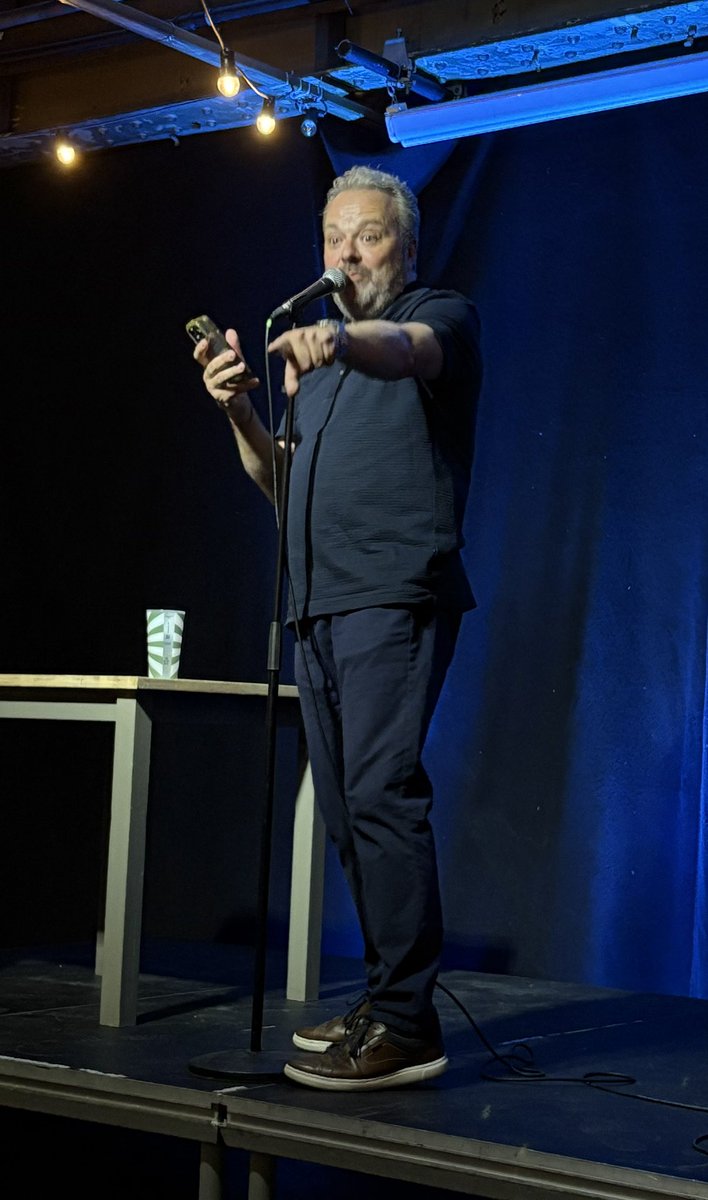 simonfosterj's tweet image. If you ever get a chance to see @Halcruttenden live, do it. Especially in a converted industrial warehouse in Sheffield on a Sunday night. Both he and I can’t recommend him highly enough #TheSteamworks #barrythecopper