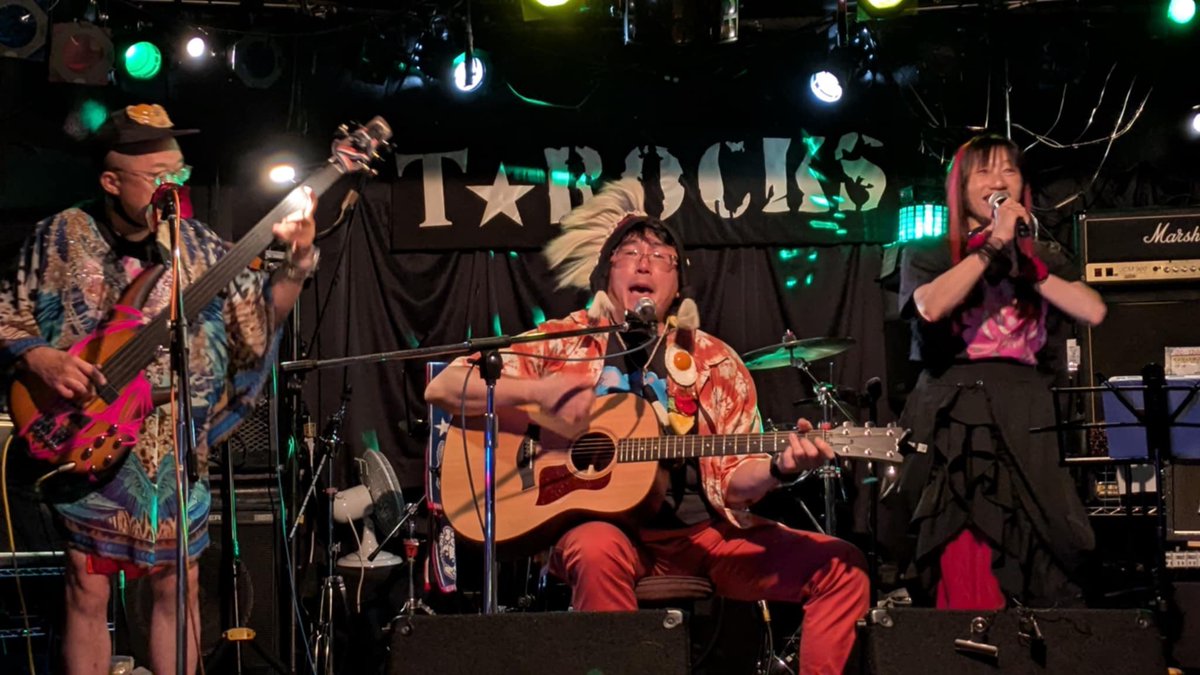 akitos4's tweet photo. 石川ちゃん企画 #TRocks
「新曲発表会〜黒い夜〜」での
#ピヨピヨクラブ は
1 ないしょのコチニール
2 トゲアリトゲナシトゲトゲ
3 Please Freeze Me
4 くるくる産業廃棄物
5 モドキドキドキ
でした!
新曲ないけど😅 https://t.co/HNHaxP0wrp