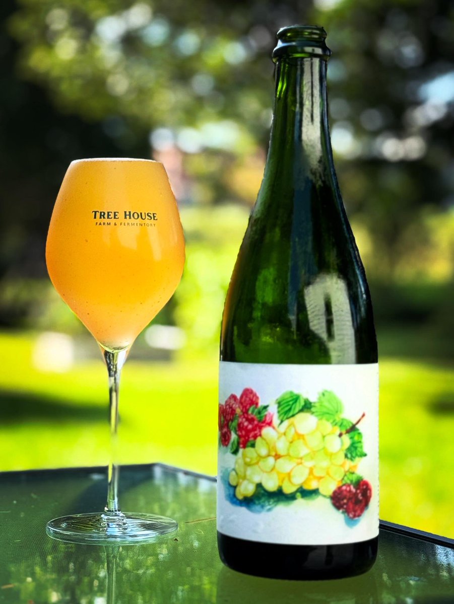What a beautiful Sunday! Perfect time of year for this Cider! Cheers <a href="/TreeHouseBrewCo/">Tree House Brewing Co.🍺</a> <a href="/TreehouseLdog/">Tree House L-Dog</a> <a href="/treehousenate/">Nathan Lanier</a>