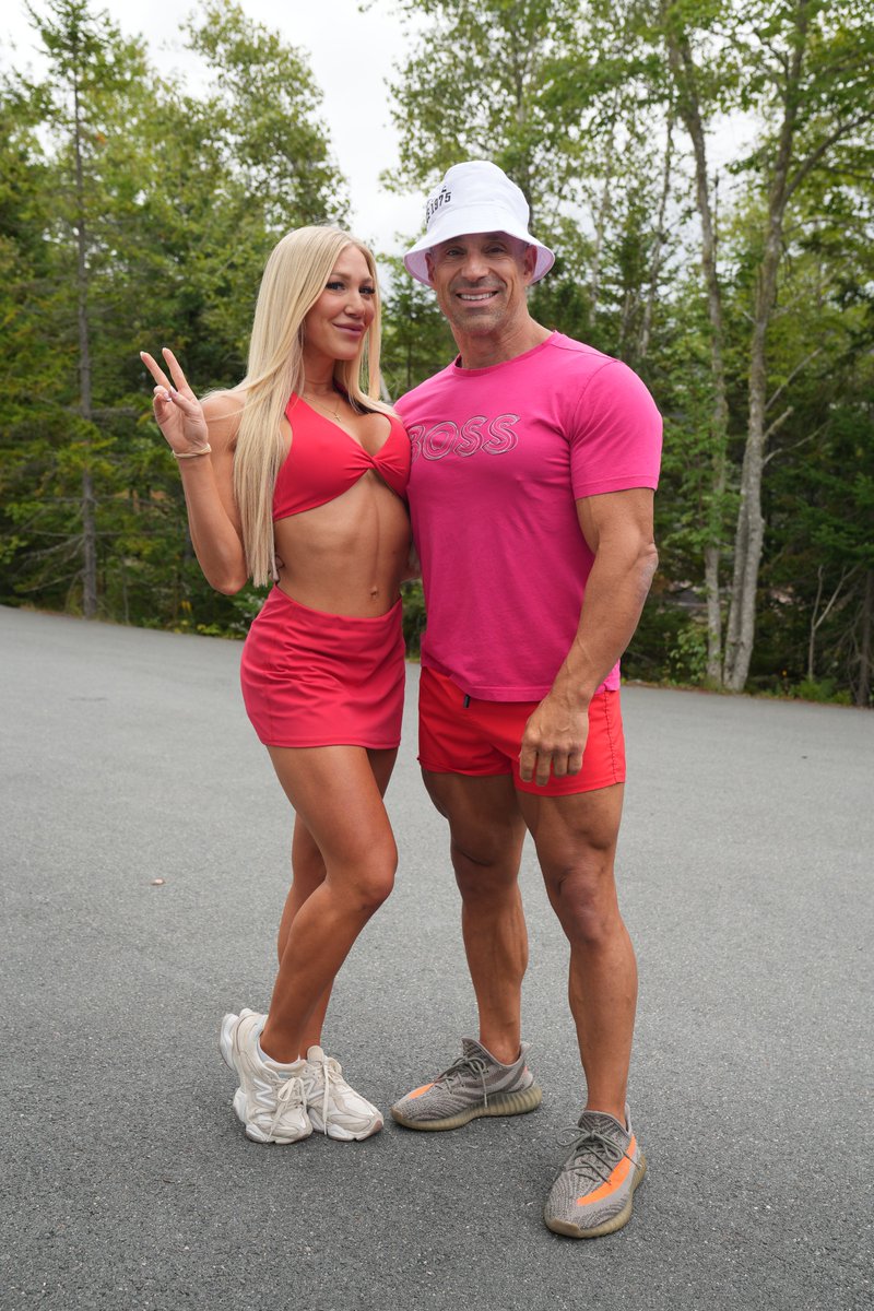 Week wrapped up, $FIT fam 💪🔥
Streams, content, and steady building behind the scenes, we are just getting started.

Also tried pickleball for the first time at Greg Doucette's Birthday Tourney. Talked about coming on the live stream as well!!

Drop your weekly wins below 👇 and