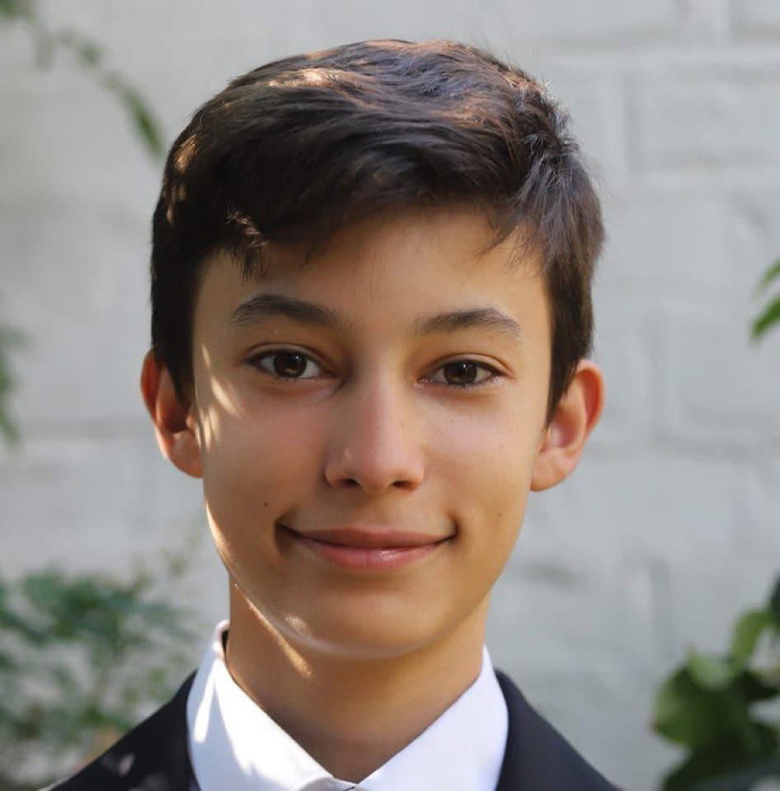 14 yaşındaki Eren Parmakerli, Almanya’da düzenlenen Uluslararası Piyano Konçertosu Yarışması’nda birincilik ödülünü kazandı.