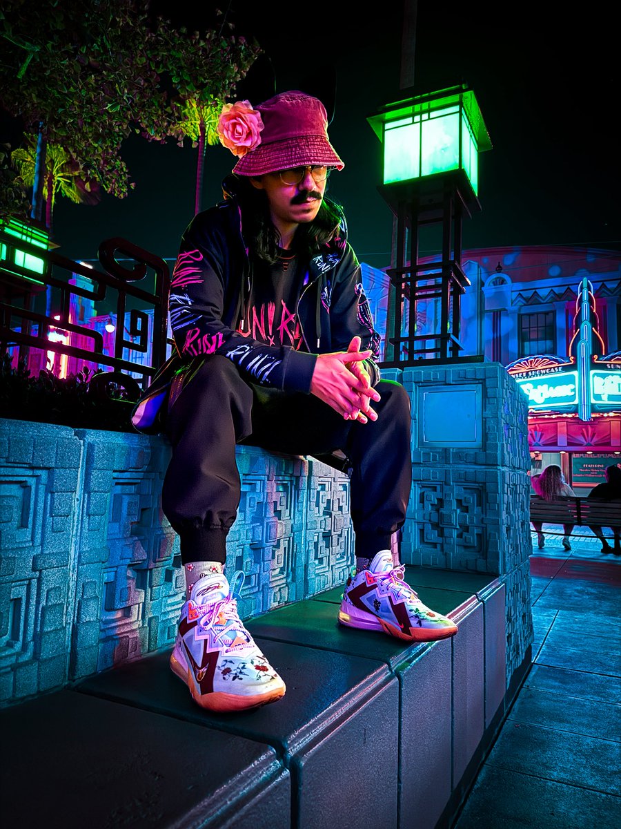 RUN RUN to the <a href="/CritterKickback/">Critter Kickback 🔜 AFC</a> booth at AFC this weekend ✨

🎨 Designed by <a href="/MUTE_GOES_CLICK/">MUTE</a> 
📸 Photo by <a href="/ifunokat/">Kat 💜✨</a>