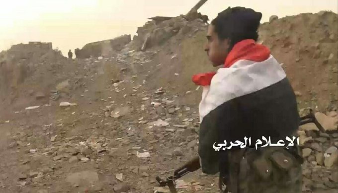 أشرف من توشح العلم اليمني 
وسط راس موقع النهوقة السعودي