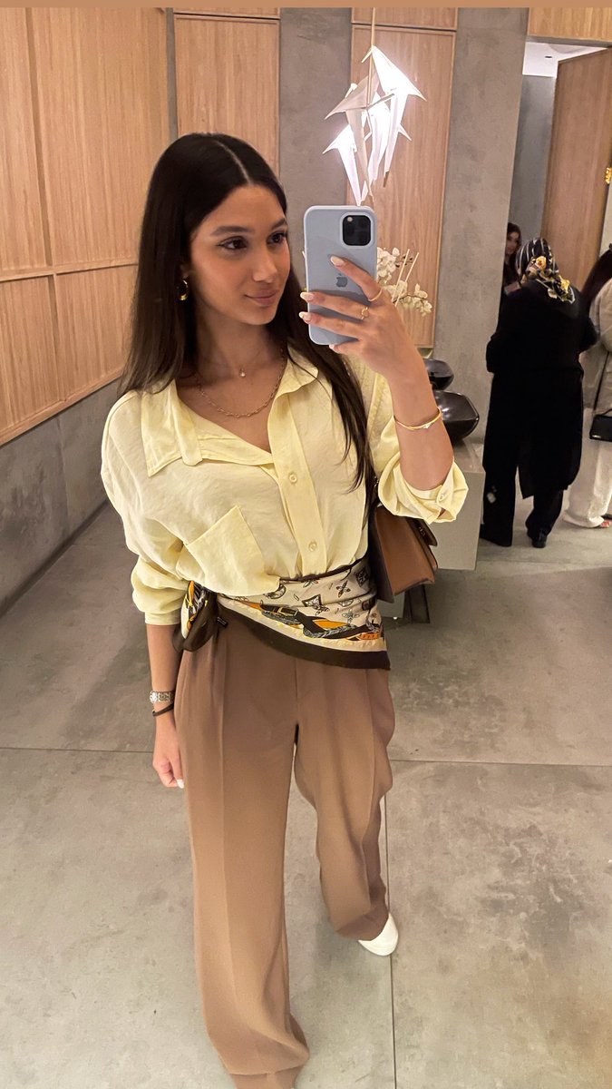 Roozhina | روژینا tweet media