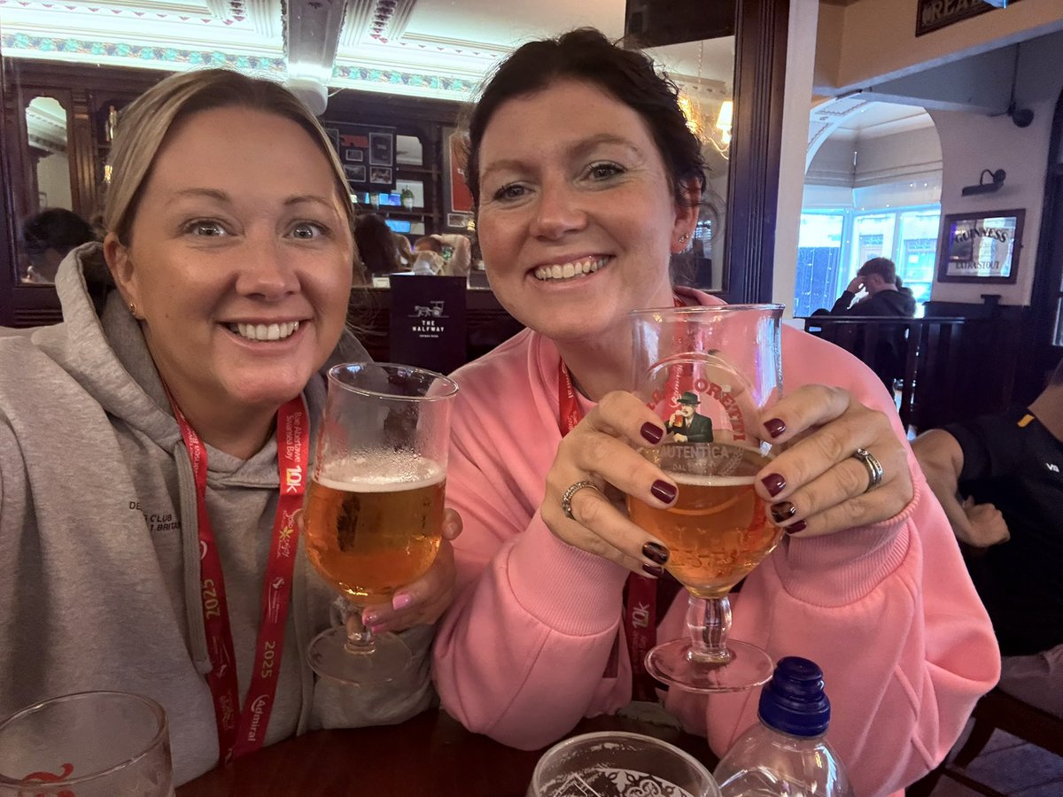 Aimee Barnett tweet media